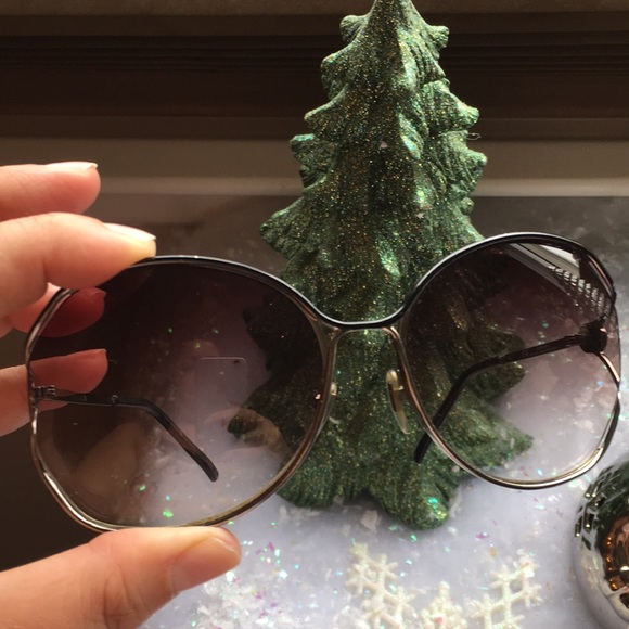 Gucci Accessories - Gorgeous Gucci Oversized Sunglasses